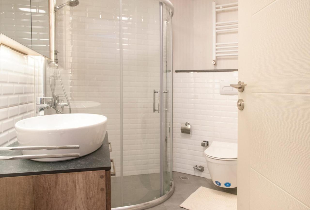 Апартаменты Delightful Flat 500 M To Uskudar Ferry Station Стамбул Экстерьер фото